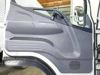 三菱ふそうキャンターアルミバン小型（2t・3t）[写真35]