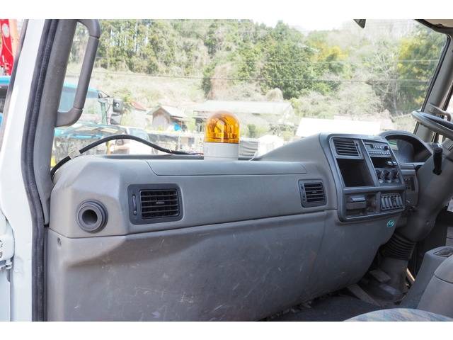 三菱ふそうファイタークレーン4段中型（4t）[写真33]