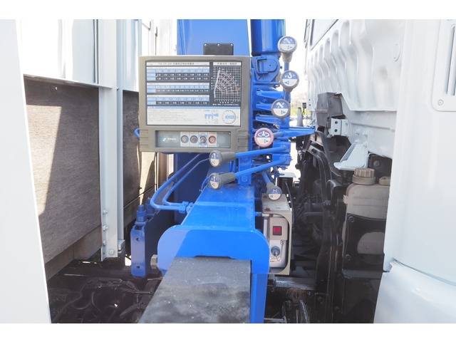 三菱ふそうファイタークレーン4段中型（4t）[写真08]