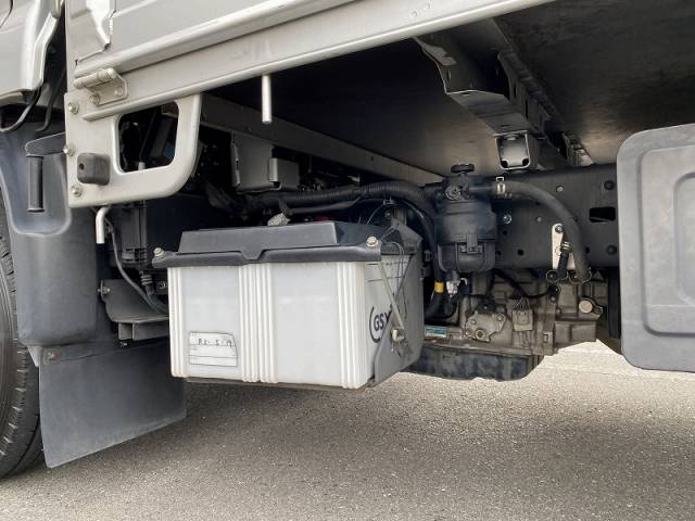 トヨタトヨエース平ボディ小型（2t・3t）[写真16]