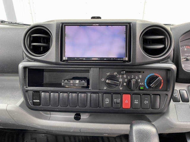 トヨタトヨエース平ボディ小型（2t・3t）[写真26]