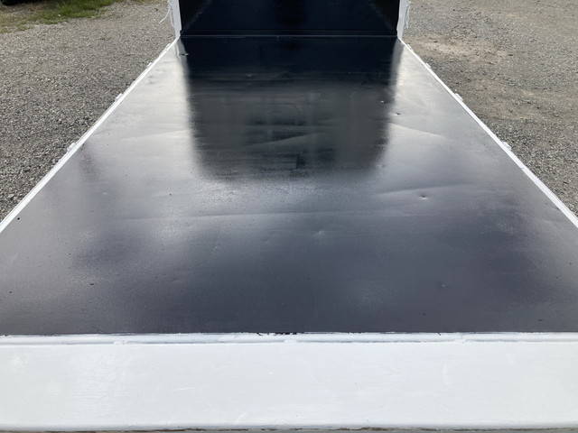 いすゞエルフ平ボディ小型（2t・3t）[写真13]