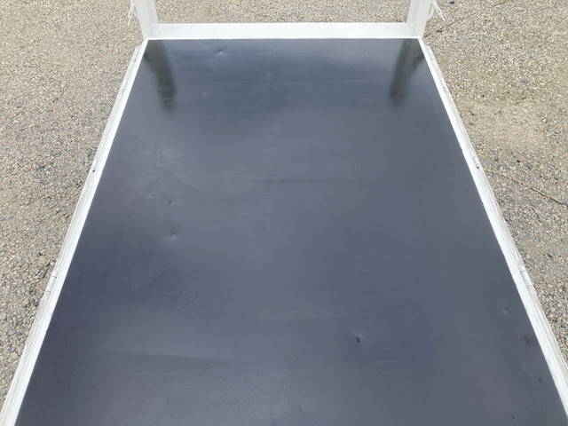 いすゞエルフ平ボディ小型（2t・3t）[写真14]