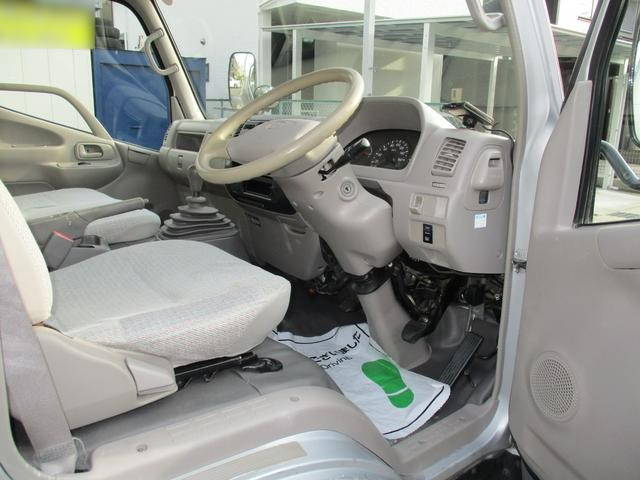 トヨタダイナ平ボディ小型（2t・3t）[写真24]