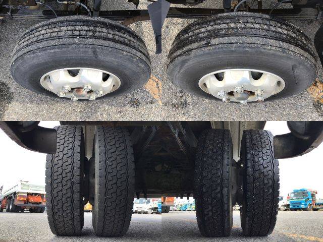 いすゞフォワード平ボディ中型（4t）[写真18]