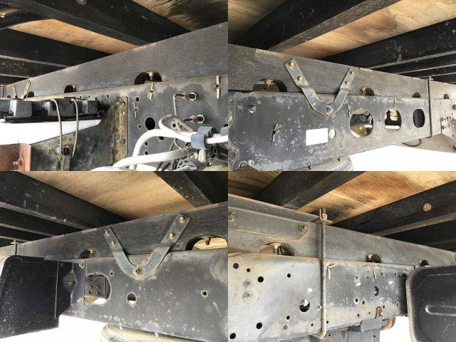 いすゞフォワード平ボディ中型（4t）[写真20]