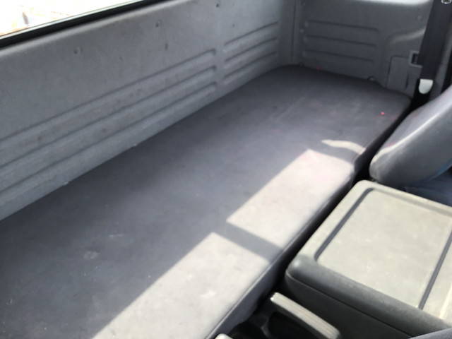 いすゞフォワード平ボディ中型（4t）[写真30]