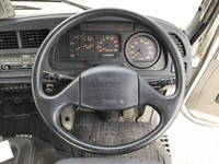 いすゞフォワード平ボディ中型（4t）[写真32]