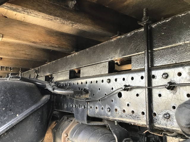 いすゞエルフ平ボディ小型（2t・3t）[写真24]