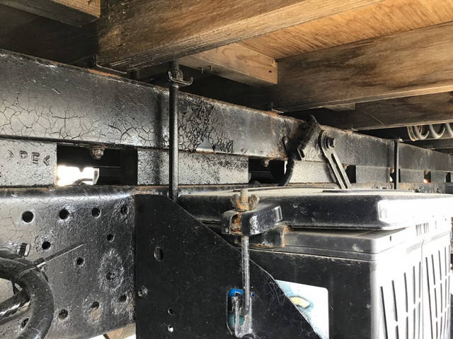 いすゞエルフ平ボディ小型（2t・3t）[写真25]