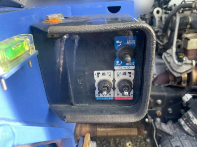 三菱ふそうキャンタークレーン4段小型（2t・3t）[写真13]