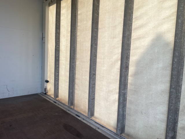 いすゞエルフカーテン車小型（2t・3t）[写真11]