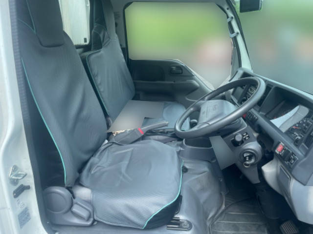 いすゞエルフカーテン車小型（2t・3t）[写真24]