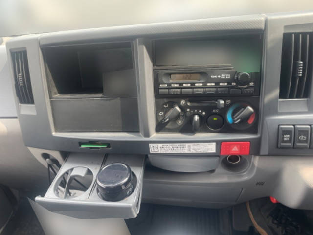 いすゞエルフカーテン車小型（2t・3t）[写真28]