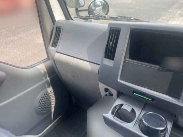 いすゞエルフカーテン車小型（2t・3t）[写真29]