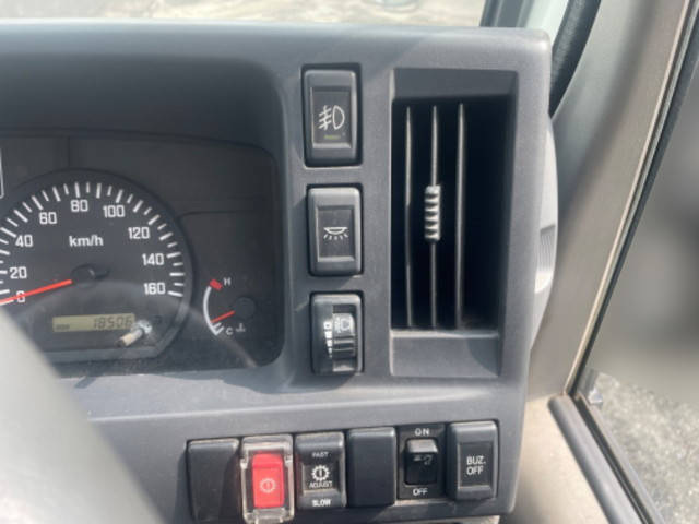 いすゞエルフカーテン車小型（2t・3t）[写真30]