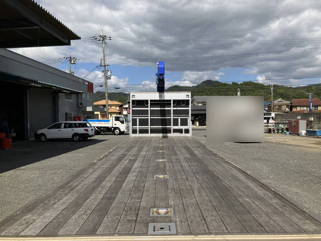 UDトラックスクオンクレーン4段大型（10t）[写真13]