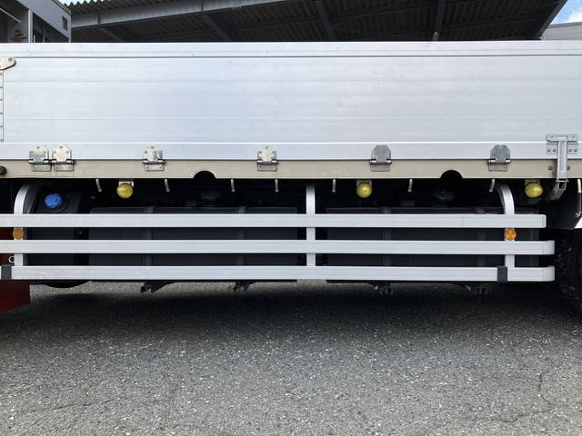 UDトラックスクオンクレーン4段大型（10t）[写真23]