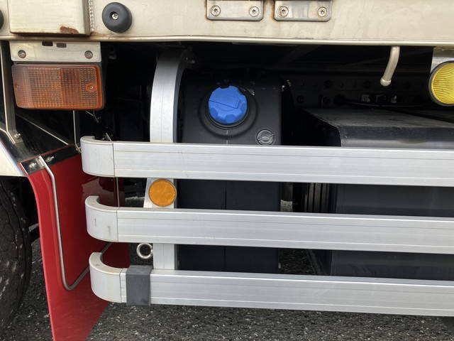 UDトラックスクオンクレーン4段大型（10t）[写真24]