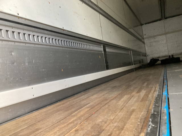 三菱ふそうスーパーグレートアルミウイング大型（10t）[写真05]