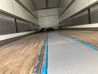 三菱ふそうスーパーグレートアルミウイング大型（10t）[写真06]