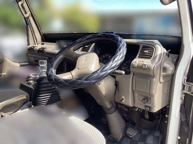 いすゞエルフアルミブロック小型（2t・3t）[写真24]