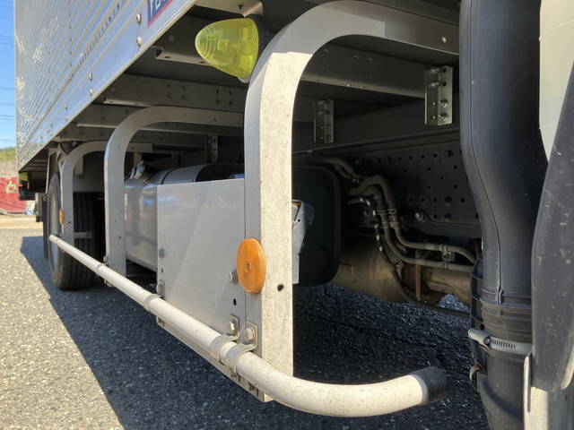 いすゞエルフアルミバン小型（2t・3t）[写真18]