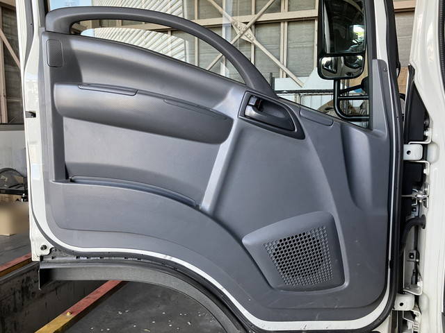 いすゞエルフアルミバン小型（2t・3t）[写真26]