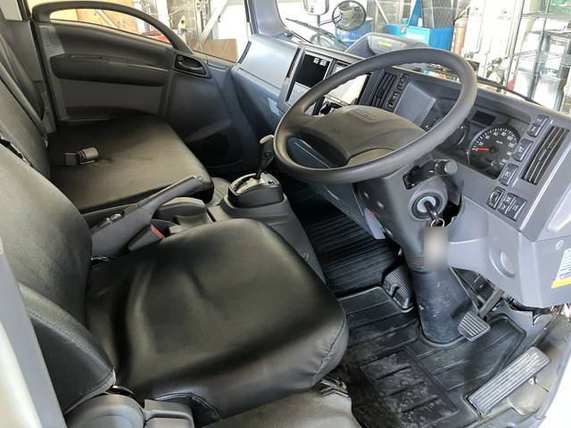 いすゞエルフアルミバン小型（2t・3t）[写真32]