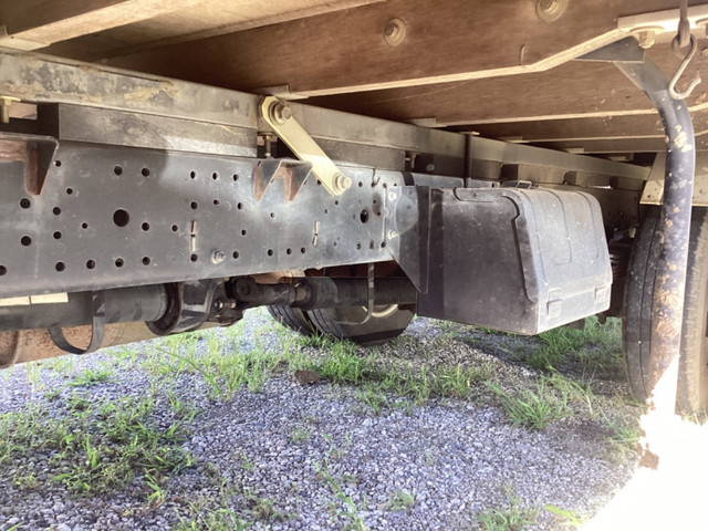 いすゞエルフカーテン車小型（2t・3t）[写真12]