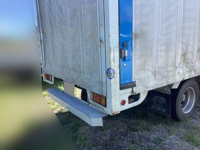 いすゞエルフカーテン車小型（2t・3t）[写真02]