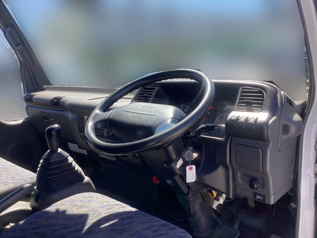 いすゞエルフカーテン車小型（2t・3t）[写真20]