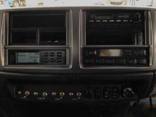 日野レンジャー冷凍車（冷蔵車）中型（4t）[写真37]