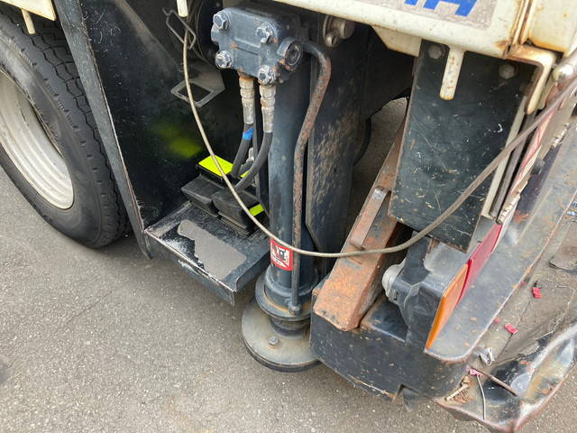 いすゞエルフ高所作業車小型（2t・3t）[写真17]