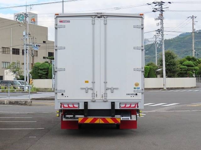 三菱ふそうファイターアルミウイング増トン（6t・8t）[写真07]