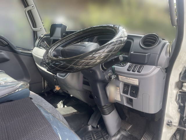 日産アトラス平ボディ小型（2t・3t）[写真23]