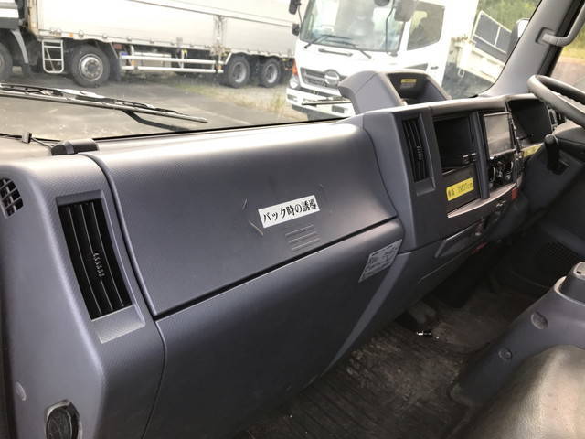 いすゞエルフアルミバン小型（2t・3t）[写真32]