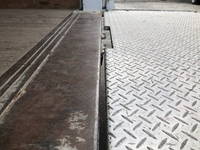 いすゞエルフアルミバン小型（2t・3t）[写真09]