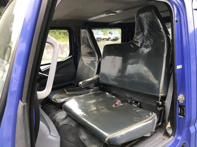 三菱ふそうキャンターガッツダブルキャブ（Wキャブ）小型（2t・3t）[写真22]