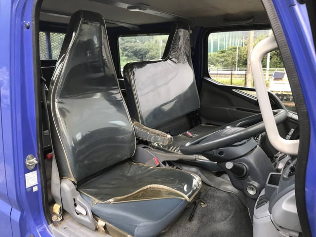 三菱ふそうキャンターガッツダブルキャブ（Wキャブ）小型（2t・3t）[写真23]