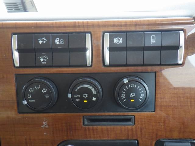 三菱ふそうスーパーグレートアルミウイング大型（10t）[写真17]