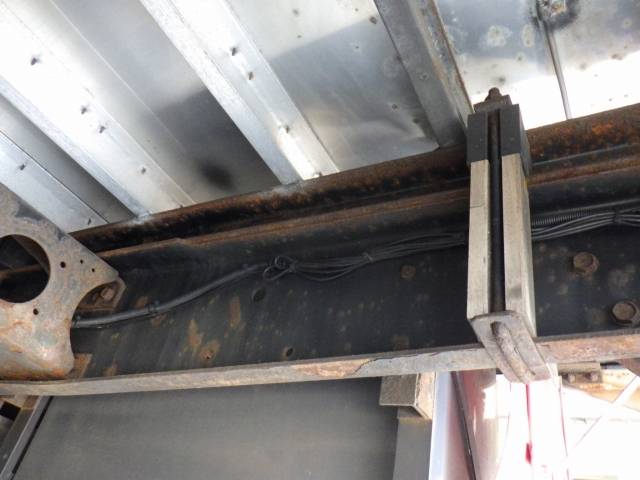 三菱ふそうスーパーグレートアルミウイング大型（10t）[写真25]