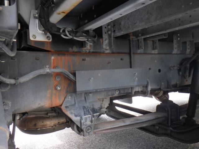 三菱ふそうスーパーグレートアルミウイング大型（10t）[写真30]