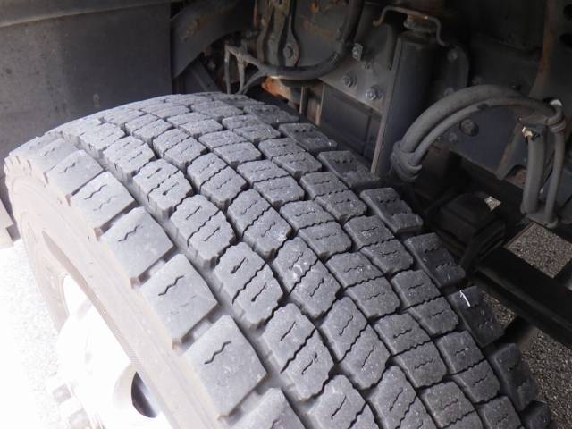 三菱ふそうスーパーグレートアルミウイング大型（10t）[写真33]