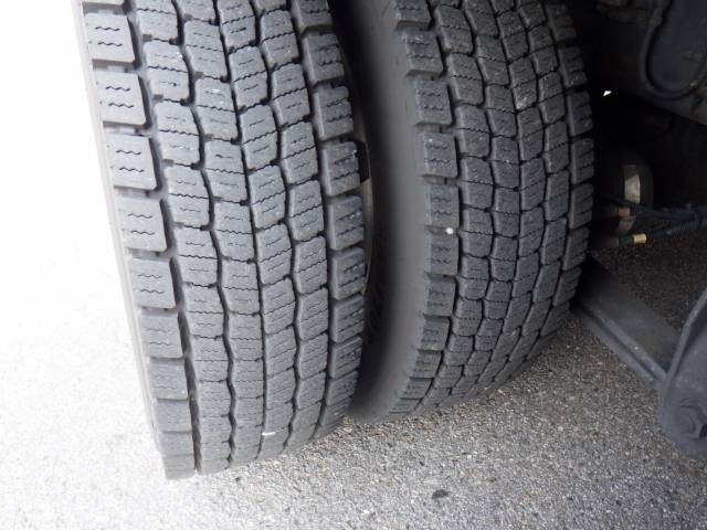 三菱ふそうスーパーグレートアルミウイング大型（10t）[写真34]