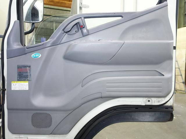 三菱ふそうキャンターアルミバン小型（2t・3t）[写真34]