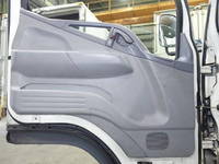 三菱ふそうキャンターアルミバン小型（2t・3t）[写真35]