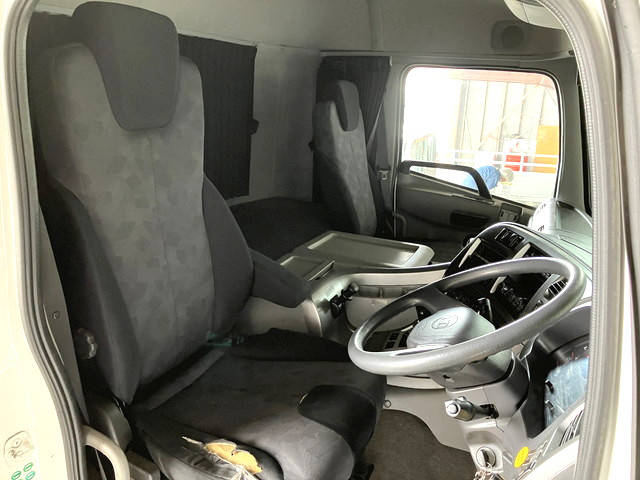 UDトラックスクオンアルミウイング大型（10t）[写真29]