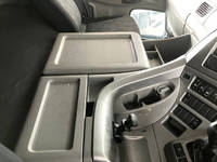 UDトラックスクオンアルミウイング大型（10t）[写真32]