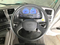 UDトラックスクオンアルミウイング大型（10t）[写真33]